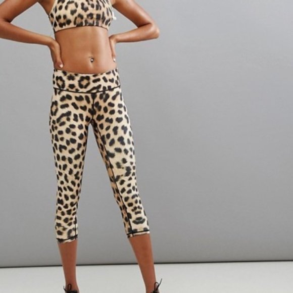NWT POP Active Leopard Dream Capri Leggings - Picture 4 of 8